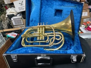 Yamaha YHR-302M Series Marching Bb French Horn Lacquer - Picture 1 of 14