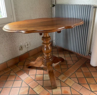 Guéridon en noyer du 19ème siècle en superbe état - Photo 1/4