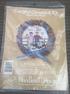 Nadeln 'N Hoops gezählt Kreuzstich Kit Rebe Kranz Segne unsere Farm 5" Durchmesser - Bild 1 von 3