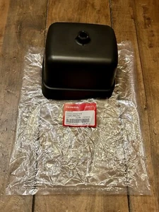 NEW Genuine HONDA Air Filter Cover GX240UT2 GX270UT2 HSS928A 17231-Z5K-000 OEM - Picture 1 of 4