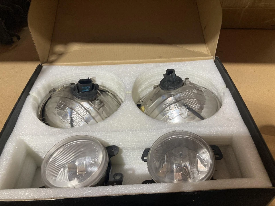 JEEP WRANGLER 1997 - 2017 工厂头灯 + 雾灯套装 — 第 1/1 张图片