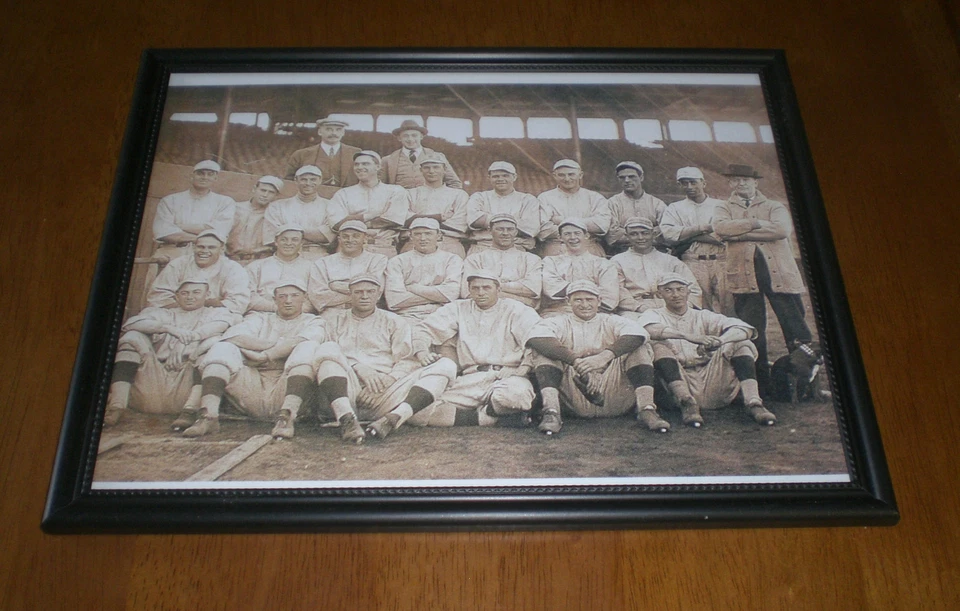 Impresión del equipo enmarcada de los SOX ROJO 1915 INCLUYENDO BABE RUTH  Foto 1 de 1