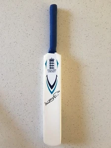 Alec Stewart England Mini Cricketschläger handsigniert. Autogrammschläger. COA - Bild 1 von 1