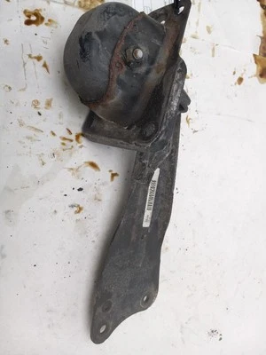 FRONT RIGHT SIDE CONTROL ARM fits VOLKSWAGEN JETTA 1999 - 2011 OEM - Image 1 of 4