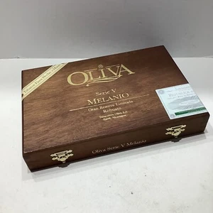 Oliva | Serie V Melanio Robusto Wood Cigar Box Empty - 9" x 6" x 1.5", Excellent - Picture 1 of 5