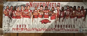 Póster de calendario de fútbol americano 2013 de Arkansas Razorbacks SEC 27x10 cerdos - Imagen 1 de 1