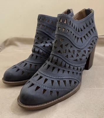 Botines Sofft Westwood II Corte Láser Denim Cuero Azul Western Tacón Bloque 7.5 Foto 1 de 4
