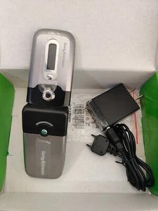 Sony Ericsson Z550 Z550i Z550c Z550a Unlocked 2G flip phone - Picture 1 of 17