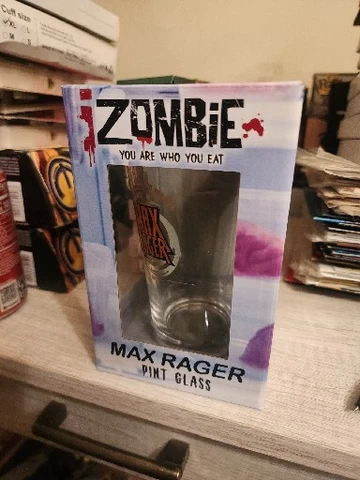 Diamond Select Toys iZombie Max Rager Pint Glass Cover