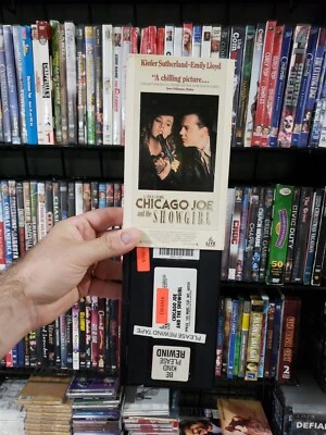 Chicago Joe and the Showgirl (VHS, 1991) Kiefer Sutherland & Emily Lloyd Foto 1 de 3