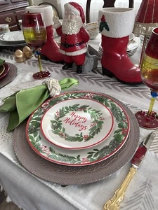 Set Of 8 Christmas Wreath Dessert Plates 7.5” - Picture 1 of 3