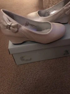 GIRL'S SWEA PEA & LILLI  DRESS SHOES GINA IVORY SIZE 10 - Picture 1 of 5