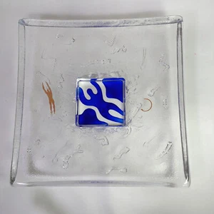 DOMINO SWIMMER DISH BY BERTIL VALLIEN, KOSTA BODA New in the original box - Picture 1 of 12