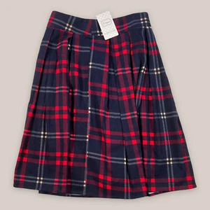 Dressever Skirt Girl School Uniform Pleated Plaid Red/Dark Navy Blue SMALL - NEW - Picture 1 of 6