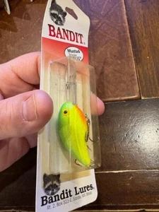 Pre-Pradco Bandit 300 - Lg. Red Pack w/ Triple Grip - 19/Gold Sparkle 319G - Picture 1 of 1