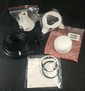 Garmin GPS 19X - NMEA2000 GPS Antenna *NEW* - Picture 1 of 4