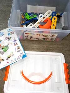 MOONTOY VERSCHIEDENE ROBOTER AUTOS IM EIMER BAUEN JUNGEN SPIELZEUG SPASS! SAUBER! - Bild 1 von 2