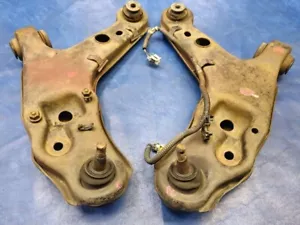 93-02 CAMARO FIREBIRD RIGHT LEFT FRONT CONTROL ARM DRIVER & PASSENGER OEM PAIR - Picture 1 of 19