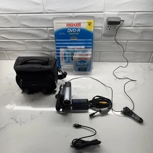 Videocámara Samsung Mini DVD SC-DC173U Funciona Viene con 5 discos DVD-R Bolsa Cables - Imagen 1 de 12