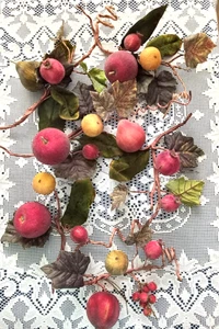 VTG Sugared Fruit GRAPE VINE 6 Stems WREATH Arrangement POSEABLE Fast Ship - Picture 1 of 12