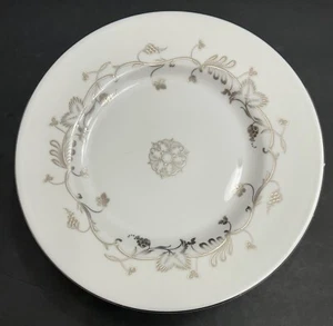 WEDGWOOD Flourish Ecru Accent Plate 9" Martha Stewart Platinum Vine 4 PC SET NEW - Picture 1 of 5