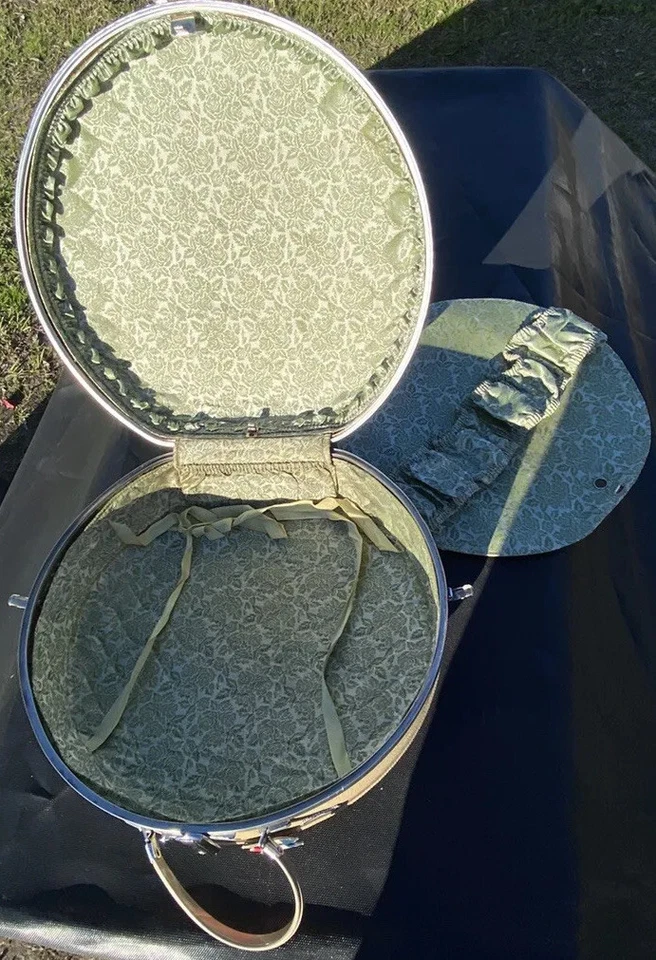 American Tourister Tiara 圆形行李箱 美丽内饰 米色 绿色 VGVC — 第 1/4 张图片