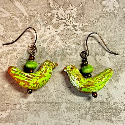 Pendientes colgantes de gancho francés tono bronce cal pájaro/flor envejecido. Checo. S335 Foto 1 de 2