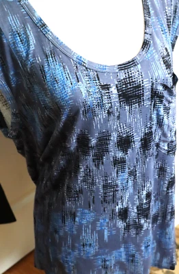 Top Converse One Star para mujer talla mediana azul/negro abstracto nuevo con etiquetas dobladillo alto/bajo Foto 1 de 4