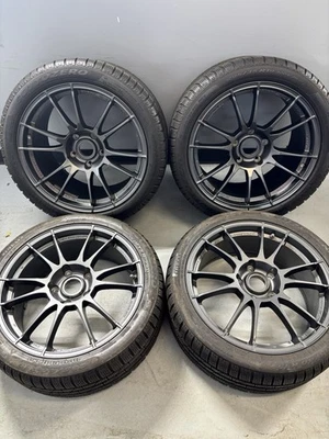 O.Z. Conjunto de rodas Racing Ultraleggera HLT escalonado 19” (5x130) - Imagem 1 de 4