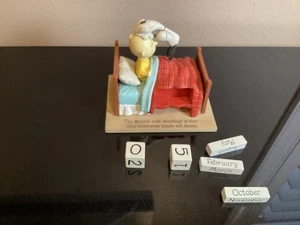 Peanuts Charlie Brown & Snoopy Bed Mornings Perpetual Calendar Hallmark 2010 - Picture 1 of 6