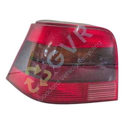 Luz trasera izquierda VOLKSWAGEN GOLF GTI MK4 (A4) (1J) 1997-2003 1J6945111T Foto 1 de 4