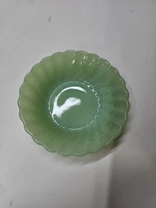 Vintage Anchor Hocking Jadeite Bowl Green Shell Swirl Berry Bowl 5” - Picture 1 of 5