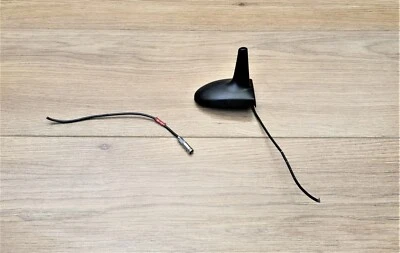 MERCEDES CLS350 C219 CUPÉ M272.964 TECHO DE MOTOR ANTENA TIBURÓN AÉREA EN NEGRO Foto 1 de 4