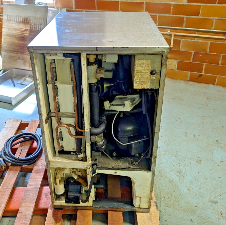 Hoshizaki KM-650MAH воздушного охлаждения Crescent Cuber Icemaker, 520 фунтов в 24 часа - Изображение 1 из 4