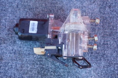 1995 - 1997 年林肯镇汽车动力后备箱闩锁电机执行器 — 第 1/4 张图片