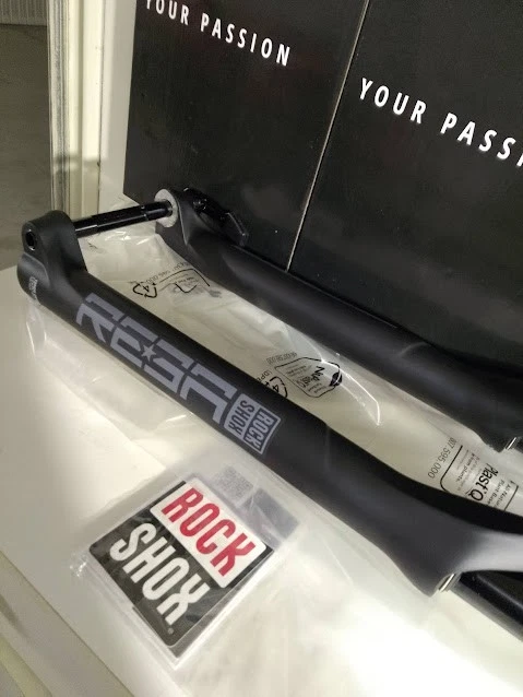 forcella mtb rockshox reba 100mm 29 15x110 remote nuova , manettino escluso - Immagine 1 di 4