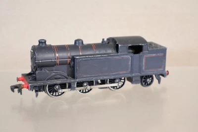 HORNBY DUBLO 2217 2 RAIL RE PAINTED BR 0-6-2 CLASS N2 TANK LOCOMOTIVE 3om - Image 1 of 4
