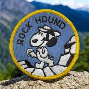 PEANUTS SNOOPY DOG Vintage Rock Hound EMBROIDERED 3" PATCH Hikers Geology Fossil - Picture 1 of 4