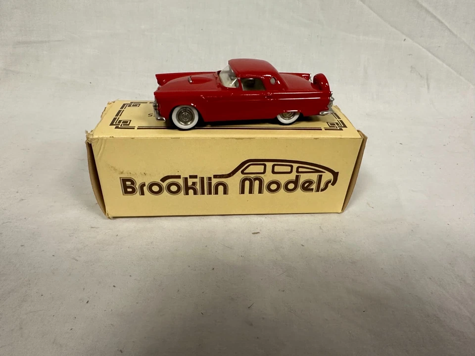 Brooklin Models - #BRK. 13 1956 Ford Thunderbird хардтоп красный масштаб 1:43 - Изображение 1 из 4