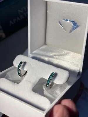 Princess Emerald 9ct White Gold Hoop Earrings - great price - Image 1 of 4