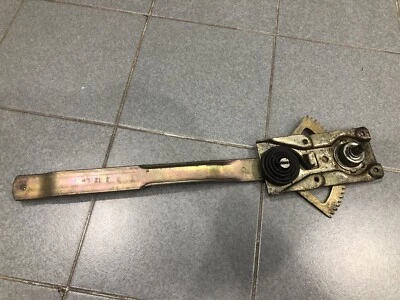 Datsun Bluebird 410-411 Window Crank Regulator,Front(L.H.) NOS GENUINE JAPAN - Imagem 1 de 4