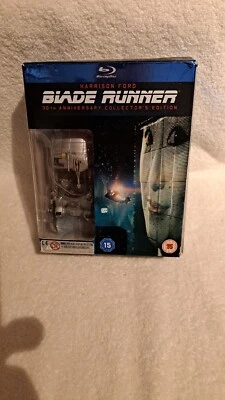 BLADE RUNNER :30 ANNIVERSARY EDITION: BLU-RAY + Toy CAR + 3D CARD:( LIKE NEW) - Image 1 of 4