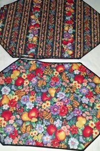 Vier wendbare achteckige Blumen Obst Baumwolle Druck Tischsets 13" x 17 1/2" ~ Neu im Karton - Bild 1 von 3