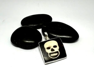 Que Milagro Calavera Colgante Dije Coreen Córdoba Madera Plata de Ley 925 Orgánica - Imagen 1 de 6