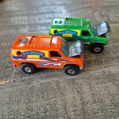 Lote De 2 Furgonetas Hot Wheels Baja Breaker De Colección Naranja 1982 Y Verde 1977 Foto 1 de 4