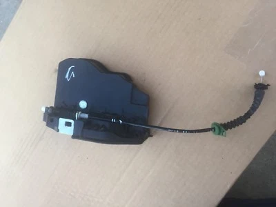 Actuador de pestillo de cerradura de puerta trasera izquierda BMW E60 525i 530i 545i 550i 2004-2010 OEM Foto 1 de 4