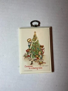 Hallmark VINTAGE Christmas Decor - Christmas Wall PLAQUE - Mini - 1961 - 5" In - Picture 1 of 5
