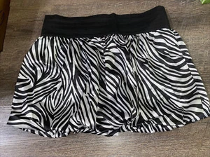 Body Central Sz M Black white White Zebra Bubble Skirt Halloween Costume - Picture 1 of 6