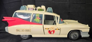 Vehículo coche juguete Kenner Real Ghostbusters ECTO-1 1984 - Imagen 1 de 12
