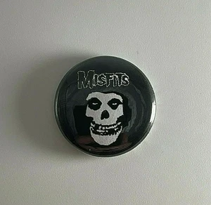 Misfits Crimson Ghost 1” Button M012B Pin Badge - Picture 1 of 2